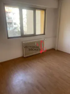 4 camere decomandat, etaj intermediar Piata Delfinului - foto 9