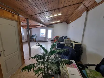 Garsoniera de 58 mp la etajul unei vile situata in sos Fundeni - foto 7