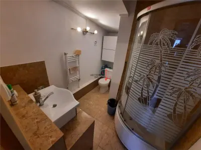 Garsoniera de 58 mp la etajul unei vile situata in sos Fundeni - foto 8