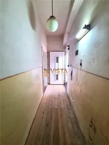 Garsoniera cu gradina in Centrul Vechi Brasov. Liniste, spatiu verde si potential - foto 3