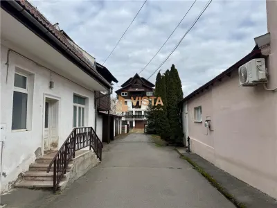 Doua case de vanzare, teren 800 mp, Zarnesti, Brasov - foto 6