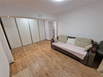 Apartament de vanzare in Sibiu - 3 camere, decomandat, cu pivnita, Str. Rusciorului - foto 4