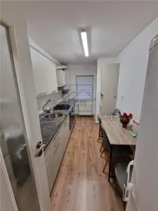 Apartament de vanzare in Sibiu - 3 camere, decomandat, cu pivnita, Str. Rusciorului - foto 5