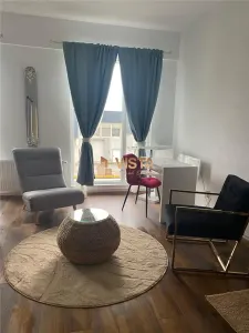 Garsoniera spatioasa etaj 1, in zona Roman, Astra, Brasov - foto 3