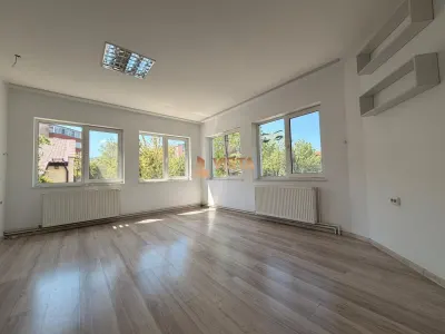 Spatiu comercial, 95 mp, Tractorul, Brasov - Brasov