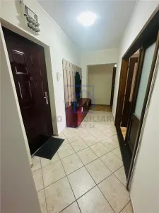 Apartament de vanzare in Sibiu - 3 camere, decomandat, cu balcon, Central - foto 9
