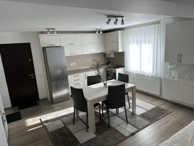 Apartament cu 2 camere, spatios si decomandat, in zona Scriitorilor - Brasov