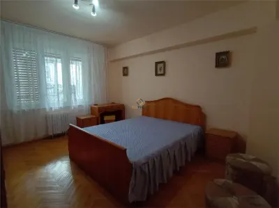 Apartament cu 3 camere de inchiriat - foto 3