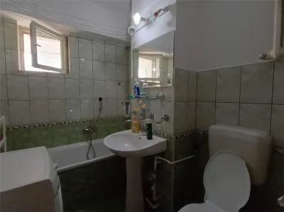 Apartament cu 3 camere de inchiriat - foto 7