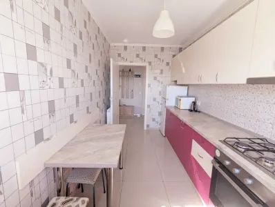 Vand apartament 2 camere - foto 6