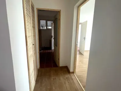 3 camere decomandat | 60 mp + logie | Etaj intermediar | Calea Bucuresti - foto 3