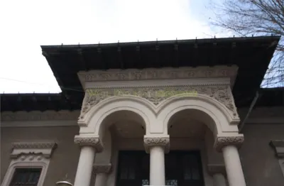 Vila stil brancovenesc, de vanzare, Piata Victoriei - foto 1