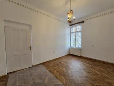 Apartament superb renovat in Centrul Istoric Brasov - foto 18