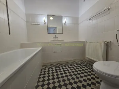 Birou superb renovat in Centrul Istoric Brasov - foto 12