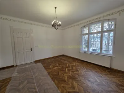 Birou superb renovat in Centrul Istoric Brasov - foto 16