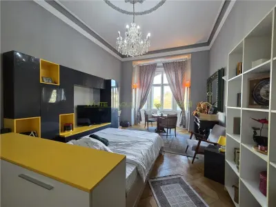 Garsoniera deosebita in Centrul Istoric Palatul Soarelui - foto 10