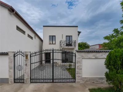VILA  VOLUNTARI,4 CAMERE,3 BAI,154 MP,TEREN 193 MP - Voluntari