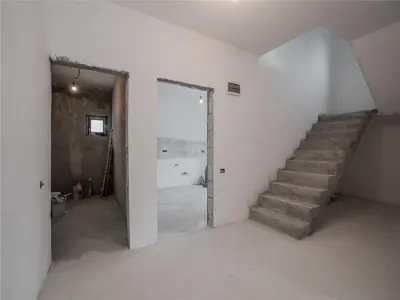 VILA  VOLUNTARI,4 CAMERE,3 BAI,154 MP,TEREN 193 MP - foto 13