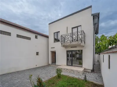 VILA  VOLUNTARI,4 CAMERE,3 BAI,154 MP,TEREN 193 MP - foto 3