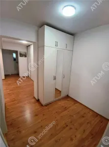 De vanzare apartament renovat cu 3 camere 2 bai si pivnita in Sibiu - foto 13