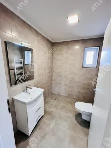 De inchiriat spatiu birouri compus din 6 camere situat in localitatea Talmaciu/Sibiu - foto 23