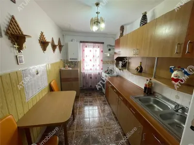 De vanzare apartament cu 3 camere decomandate si balcon situat in zona Vasile Aaron din Sibiu - foto 6