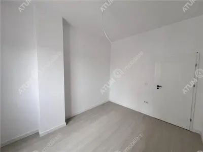 Comision 0! Apartament cu 3 camere decomandate 84 mp debara si balcon de vanzare in zona Rahovei din Sibiu - foto 18
