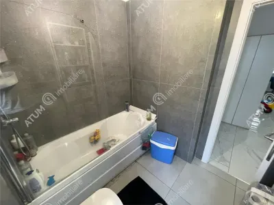 De vanzare apartament cu 2 camere decomandate si loc parcare in Selimbar Sibiu - foto 7