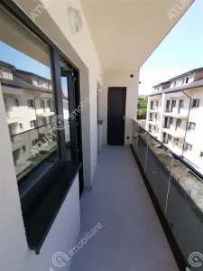 Apartament de vanzare cu 2 camere decomandate balcon si parcare zona Mihai Viteazul din Selimbar - foto 17