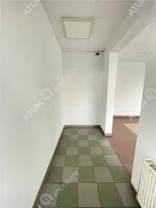 De inchiriat spatiu comercial cu vad stradal si vitrina in zona Mihai Viteazu din Sibiu - foto 8
