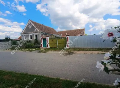 De vanzare casa cu 4 camere si 1650 mp teren in Porumbacu de Jos jud Sibiu - foto 9