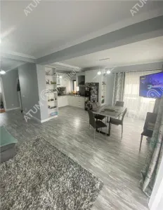 De vanzare casa la cheie cu 5 camere si 290 mp teren in Cisnadie - foto 4