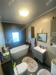 De vanzare casa la cheie cu 5 camere si 290 mp teren in Cisnadie - foto 6