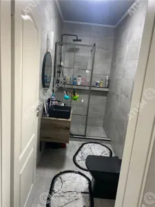 De vanzare casa la cheie cu 5 camere si 290 mp teren in Cisnadie - foto 7