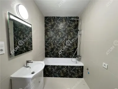 De vanzare apartament de 3 camere decomandate cu 2 bai si loc de parcare in zona Calea Surii Mici - foto 6