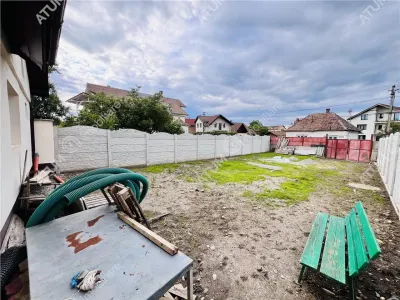 Casa individuala de vanzare cu 4 camere 2 bai deschidere la 2 strazi si teren de 395 mp situata in zona Trei Stejari din Sibiu - foto 22