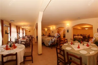 Pensiune de vanzare compusa din 33 camere restaurant terasa si piscina zona Rasinari din Sibiu - foto 4