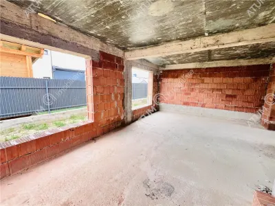 Casa de vanzare cu 4 camere 2 bai balcon teren 230 mp situat in Selimbar - foto 2