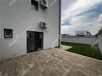 De vanzare casa moderna cu 4 camere 3 bai si teren de 214 mp in Selimbar zona Triajului - foto 5