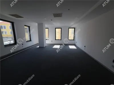 Spatiu comercial generos de inchiriat situat pe Calea Dumbravi in Sibiu - foto 9