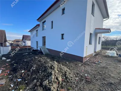 De vanzare casa individuala cu 4 camere 2 bai teren 300 mp situata in Sura Mica din Sibiu - foto 19