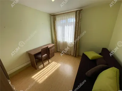 De inchiriat apartament cu 3 camere balcon si loc parcare in zona Ciresica din Sibiu - foto 5