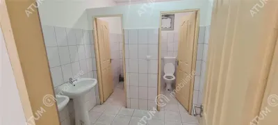 Spatiu comercial de inchiriat 132 mp 6 locuri de parcare zona Turnisor din Sibiu - foto 8