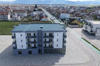 De vanzare apartament finisat la cheie cu 3 camere decomandate 2 bai si 2 balcoane zona Pictor Brana - foto 3