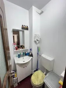 De vanzare apartament mobilat si utilat cu 3 camere 2 bai pivnita situat in zona Turnisor din Sibiu - foto 11