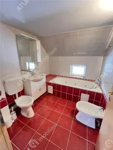 De vanzare casa individuala cu 8 camere 2 garaje amplasata pe teren de 500 mp situata in Selimbar/Shopping City - foto 13