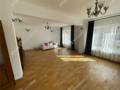 De inchiriat casa cu 8 camere si curte de 800 mp in zona Calea Poplacii din Sibiu - Sibiu