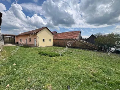 De vanzare casa individuala compusa din 2 corpuri si teren 2000 mp Localitatea Chirpar Sibiu - foto 12