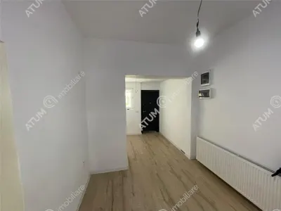 De vanzare apartament cu 2 camere pivnita si curte comuna in zona Piata Cluj din Sibiu - foto 5