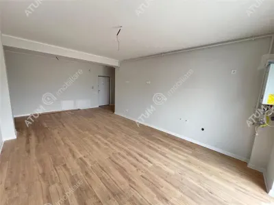 De vanzare apartament la cheie cu 2 camere gradina proprie zona Pictor Brana din Selimbar - foto 2